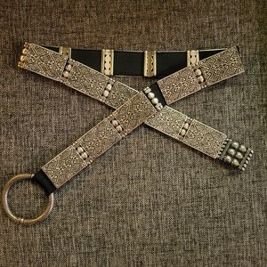 Chicos heavy silver metal stretch belt L-XL